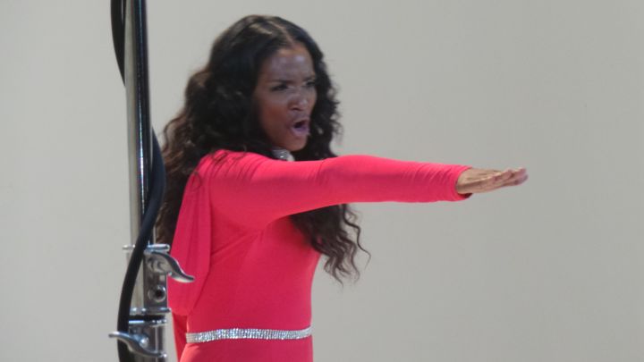 Momma Dee Shoots Video For ‘I Deserve’