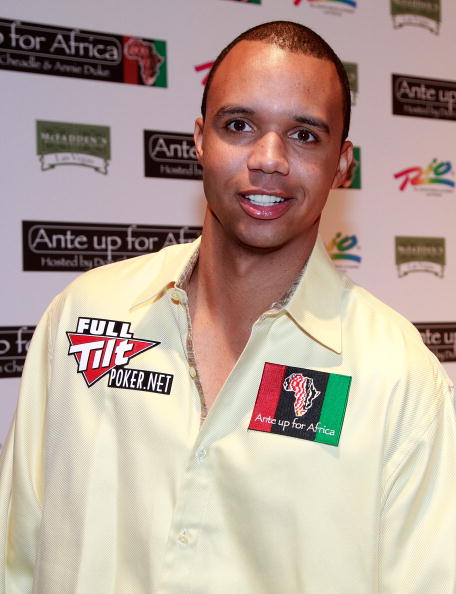 McFadden's Restaurant and Saloon Hosts the Celebrity Green Room at Ante Up