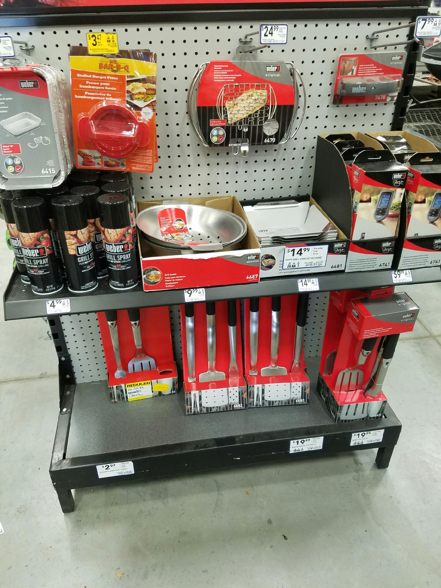 Rickey Smiley Visits Lowe's!