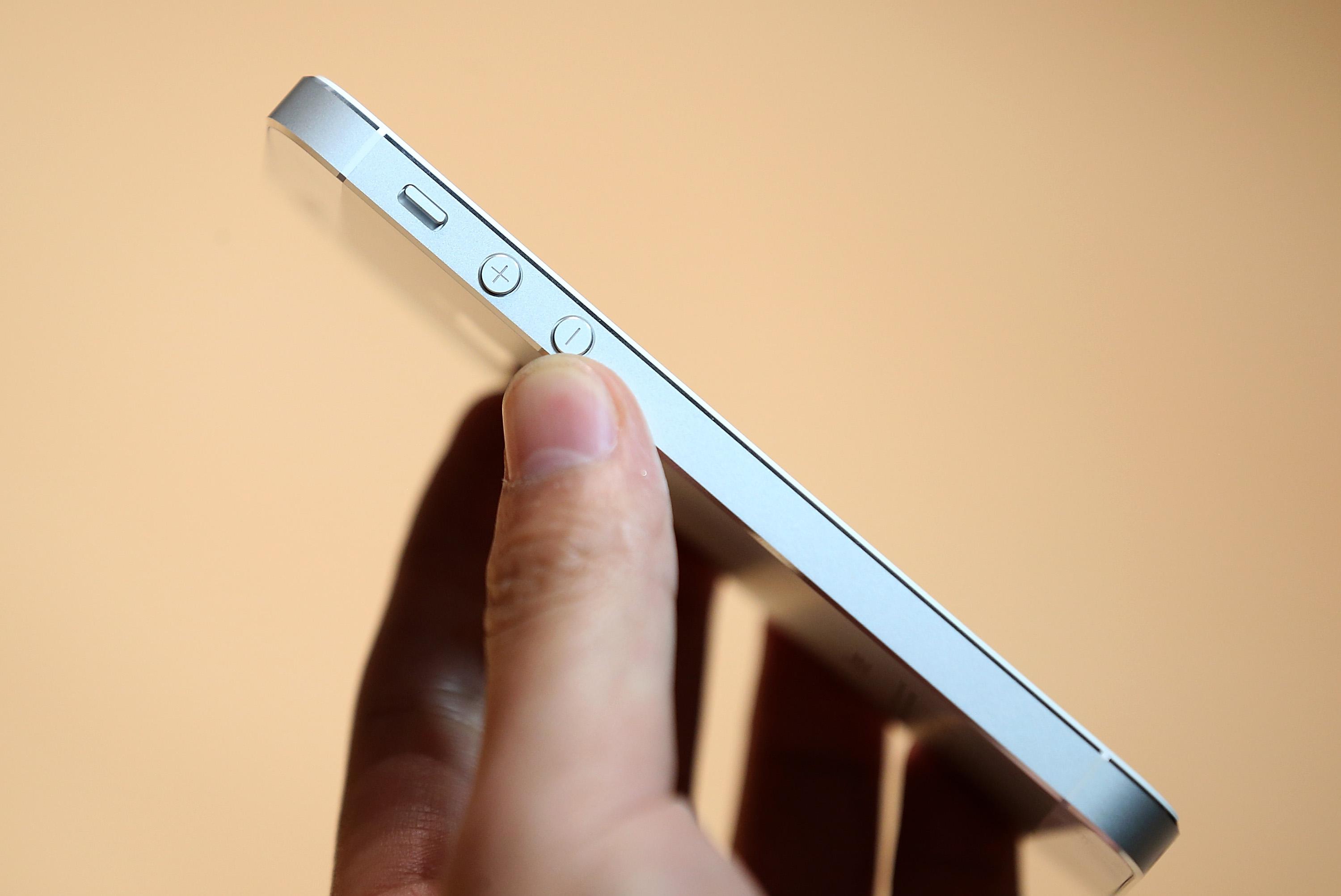 Apple Introduces iPhone 5