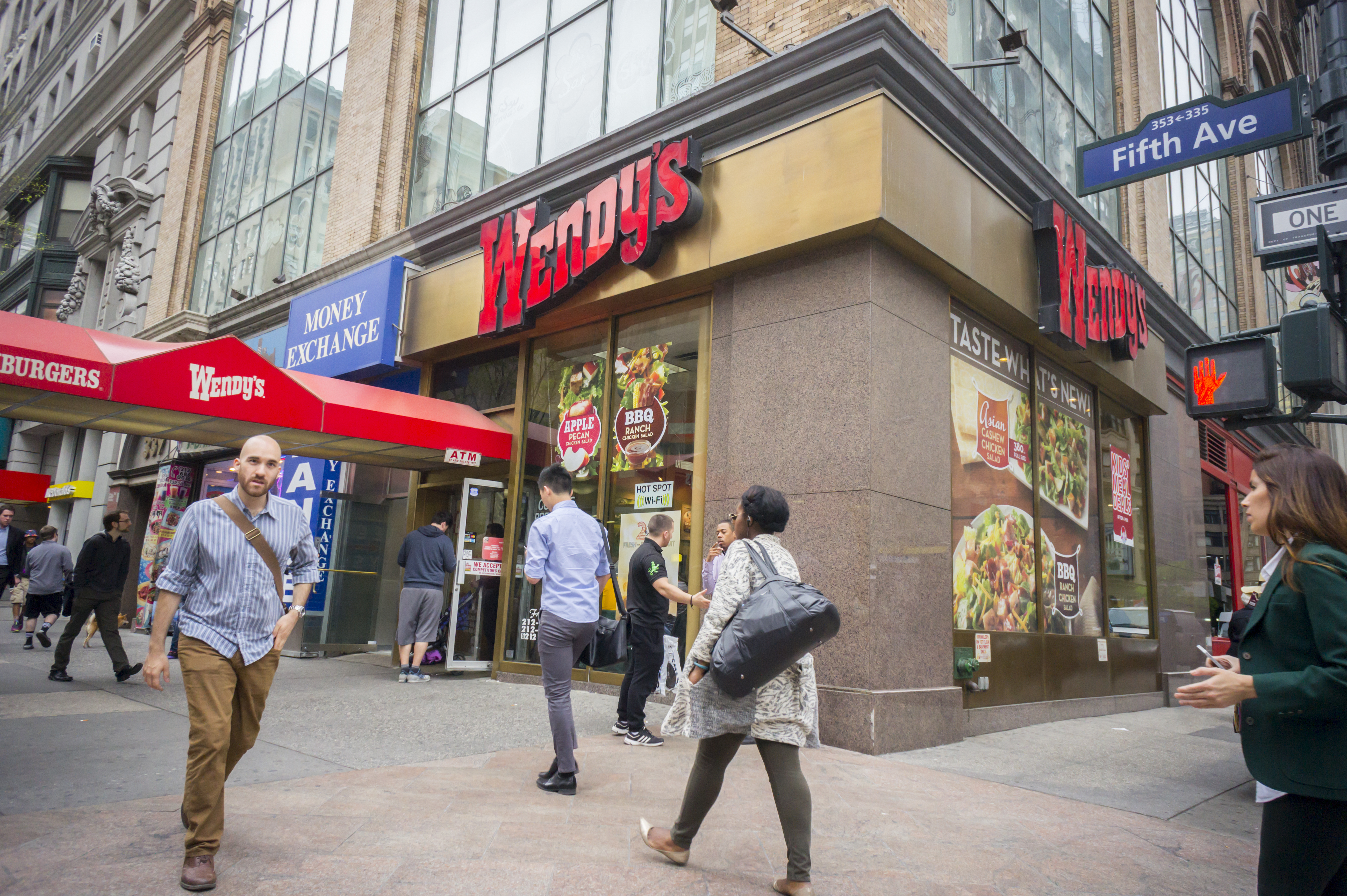 Wendy's to use cage-free eggs