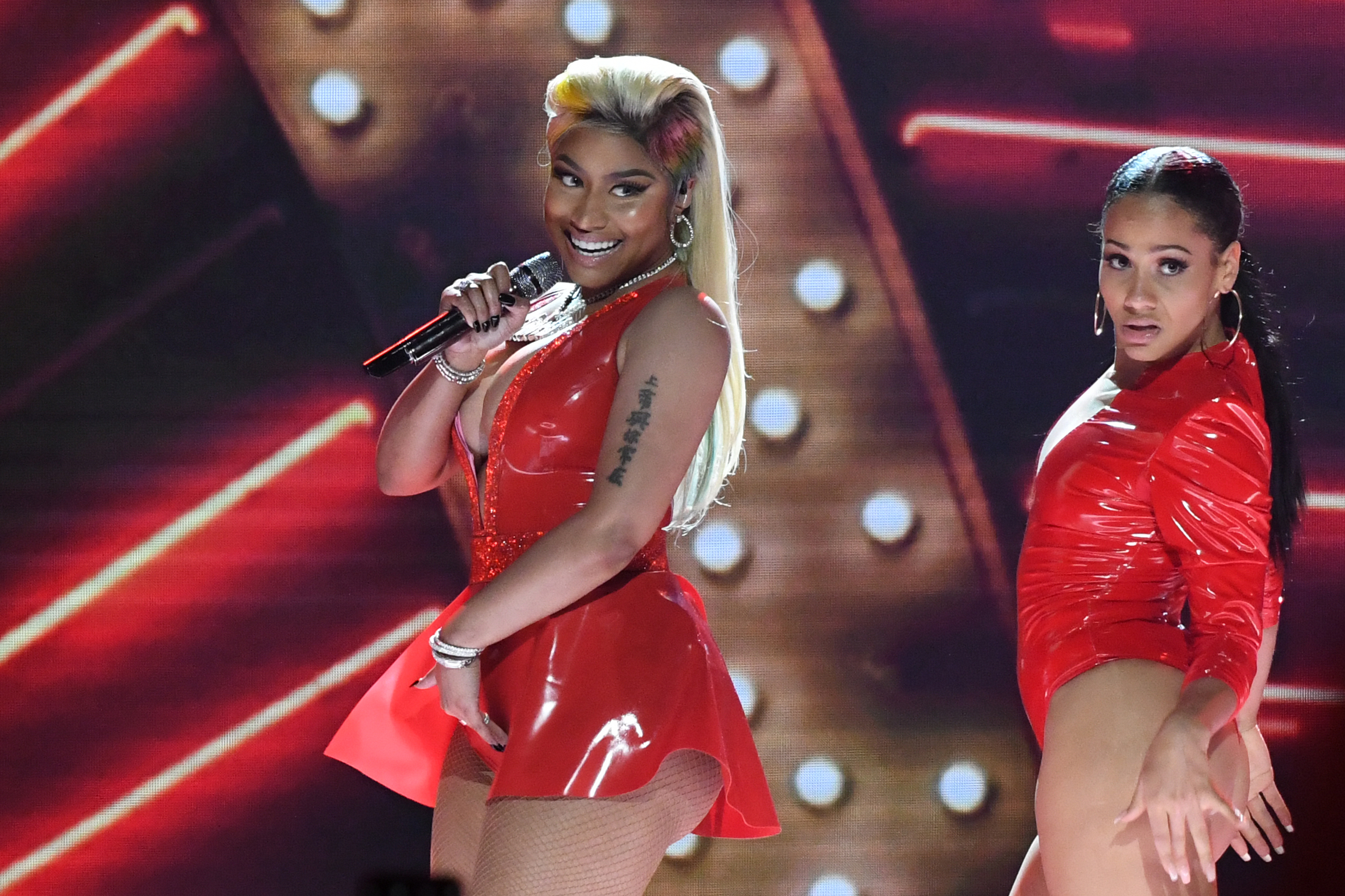 Nicki Minaj Performing With Dancer