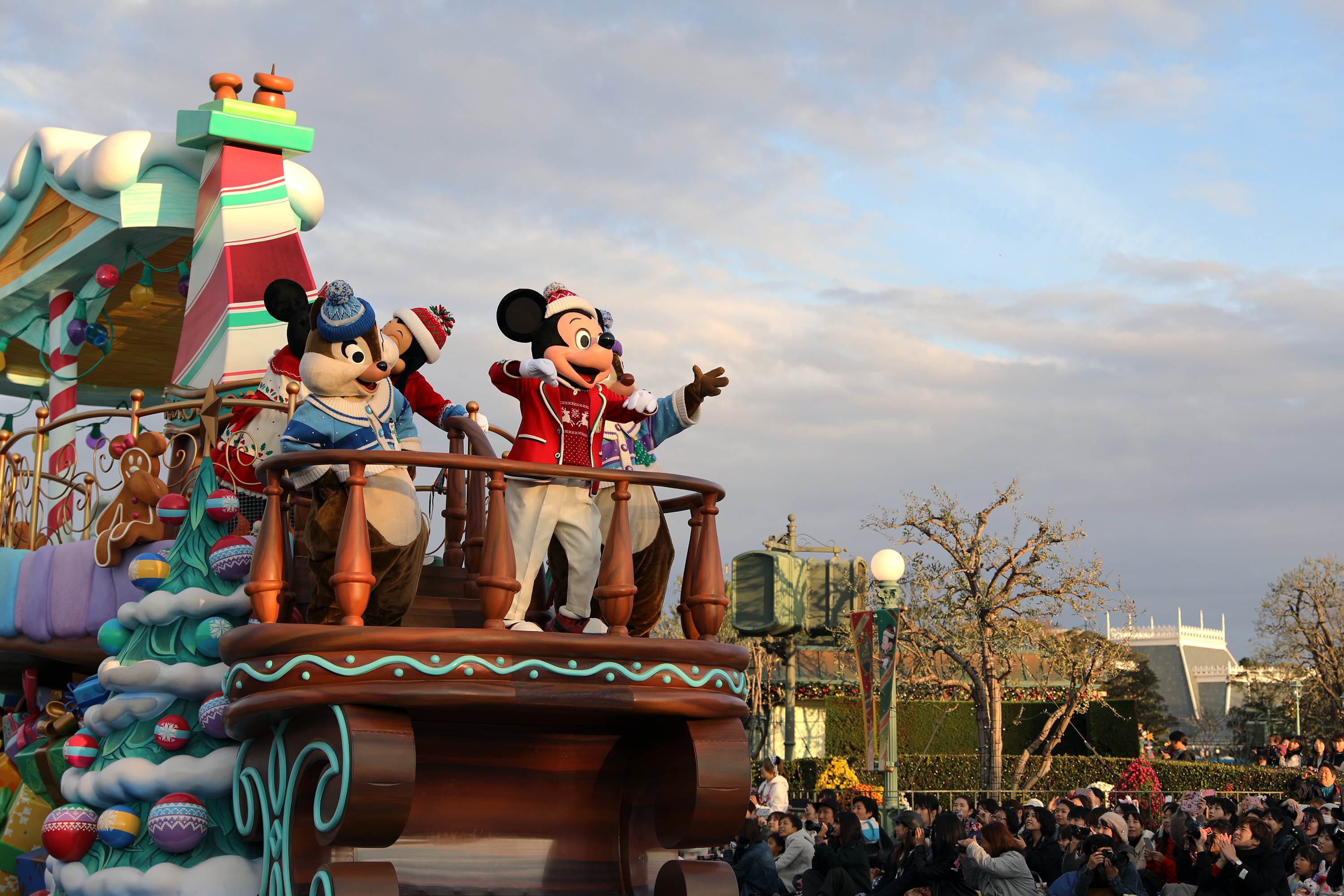 JAPAN-CHIBA-DISNEY-CHRISTMAS PARADE