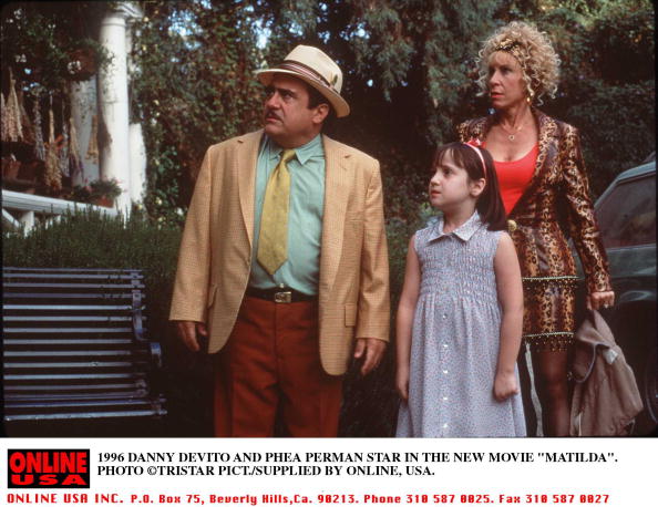 1996 DANNY DEVITO AND RHEA PERLMAN STARS IN THE MOVIE MATILDA