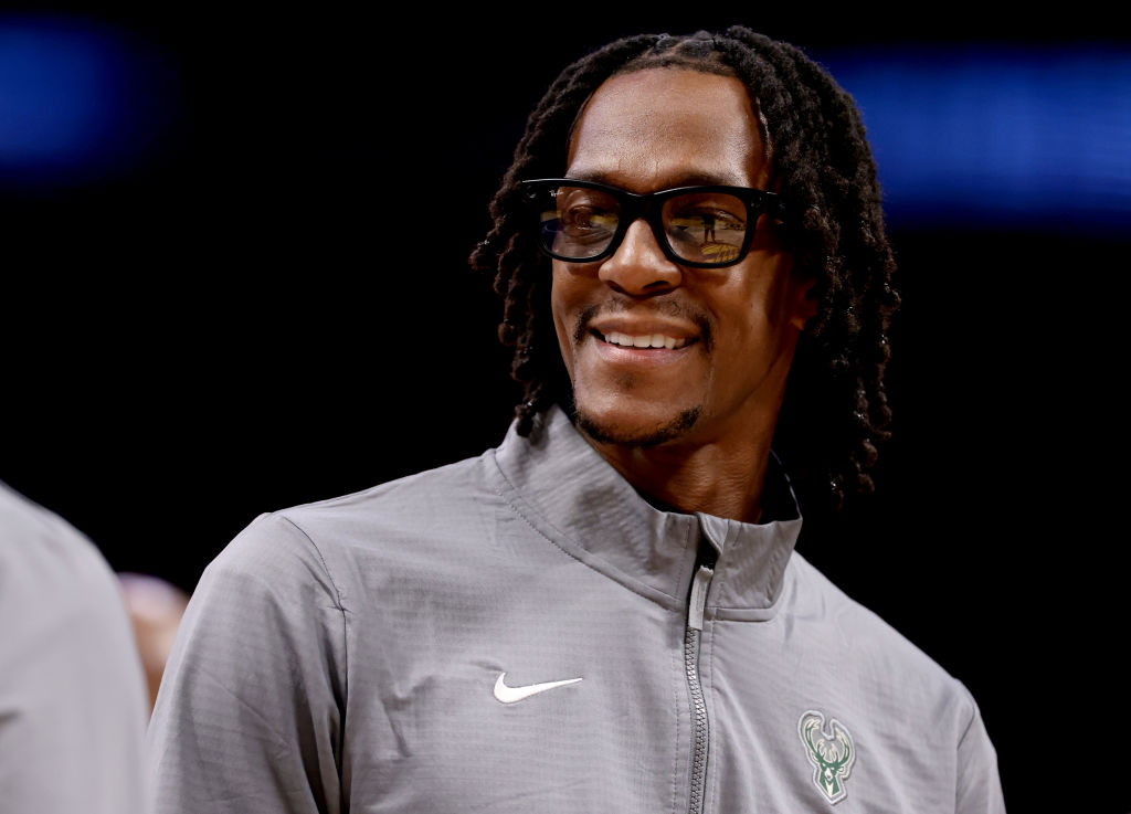 Milwaukee Bucks v Los Angeles Lakers